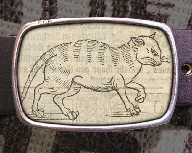a belt with a picture of a cat on it